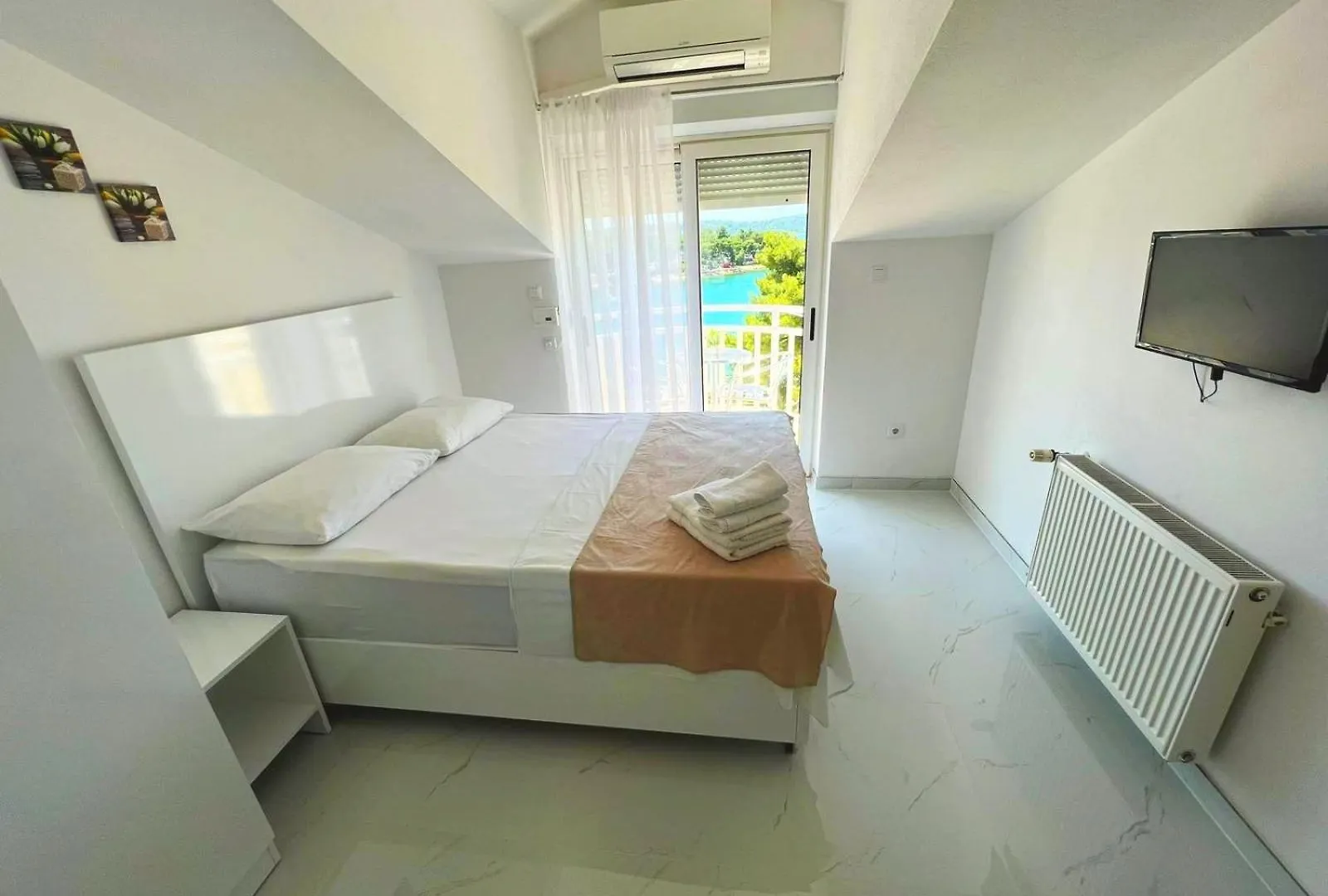 Tomi Apartmani Trogir 0*,